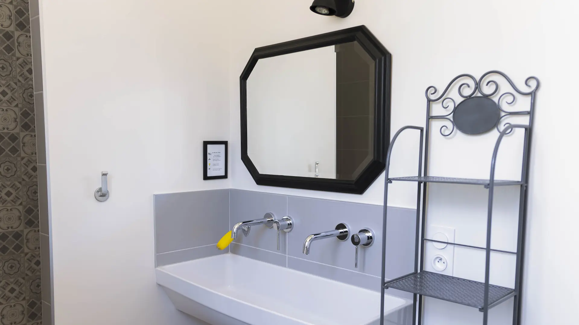 A l'étage, la salle d'eau n°3