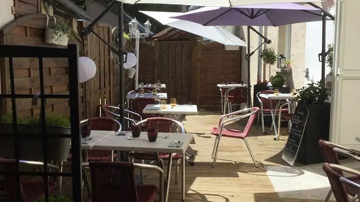 B Le Restaurant_La Chartre sur le Loir