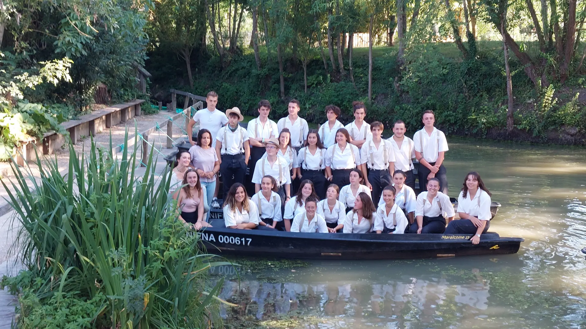 Photo de famille de bateliers Embarcadère de l'Abbaye