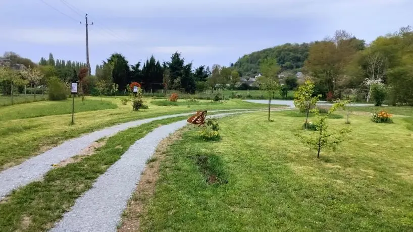 Aire de stationnement camping car_Vouvray sur Loir