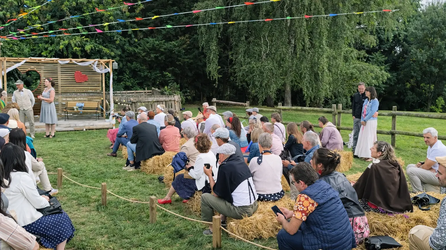 Cérémonie en plein air avec pergola rustique