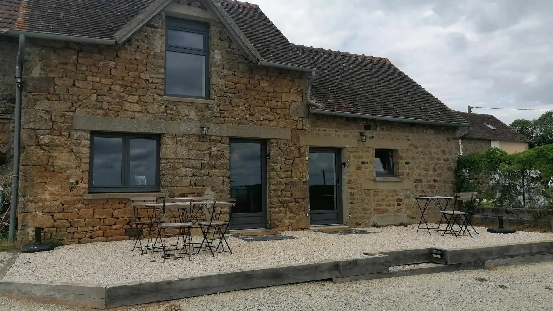 Les Chèvres de St Céneri - Saint-Céneri-le-Gérei - extérieur et terrasse