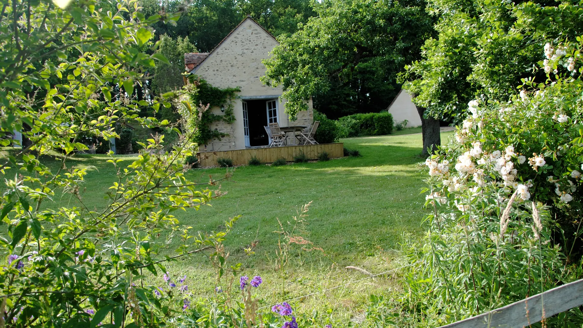 Gîte la Ravaloire_Bazouge cré sur Loir_Vue sur la maison