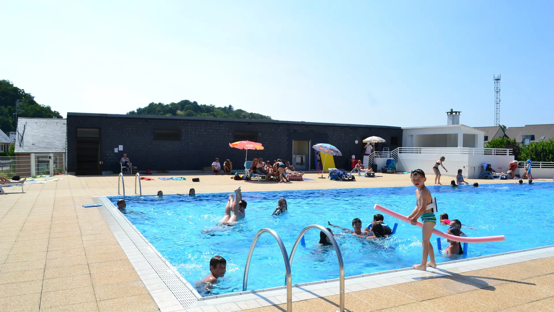 Piscine municipale_La Chartre sur le Loir