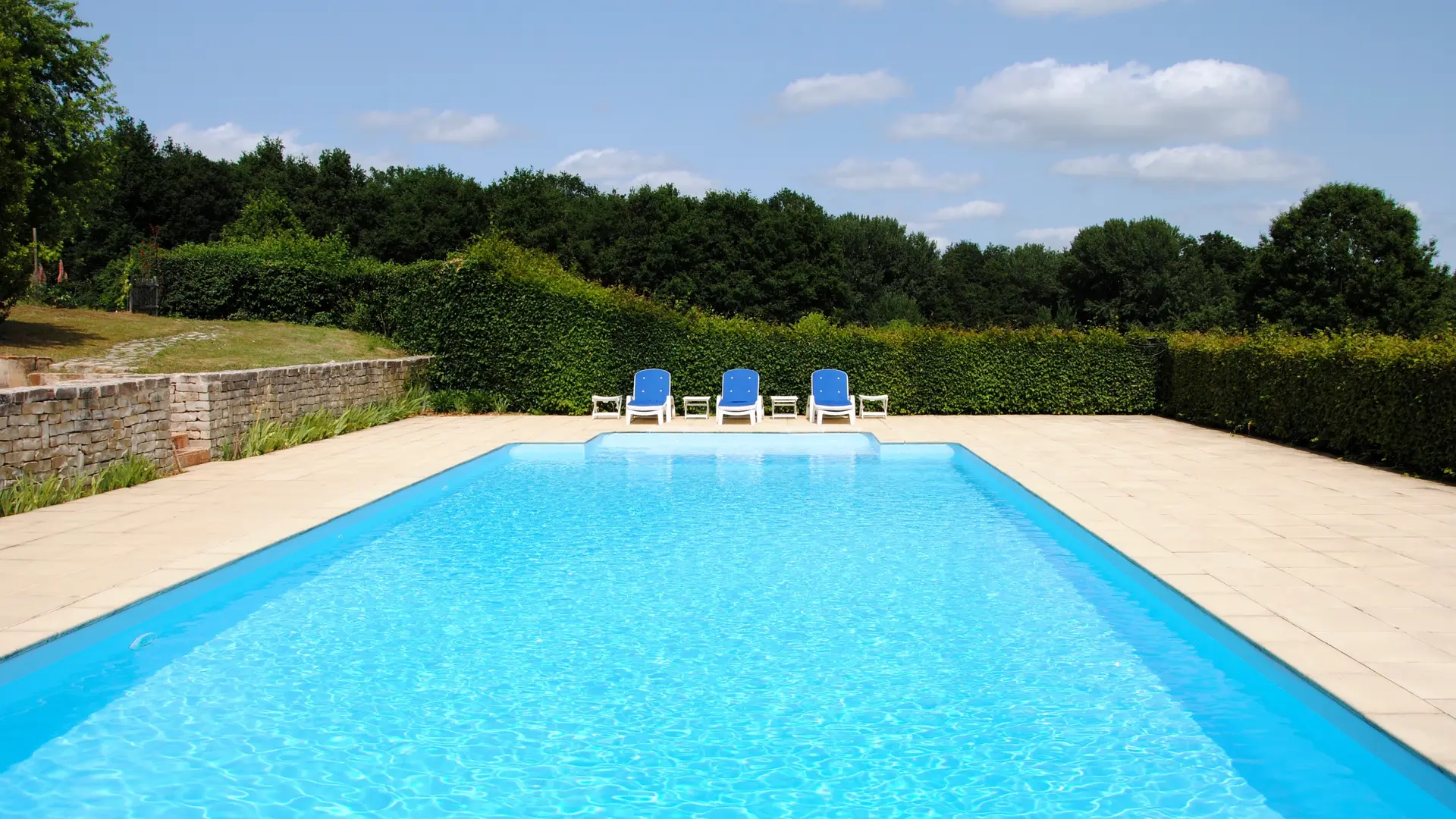Gîte la Ravaloire_Bazouge cré sur Loir_piscine