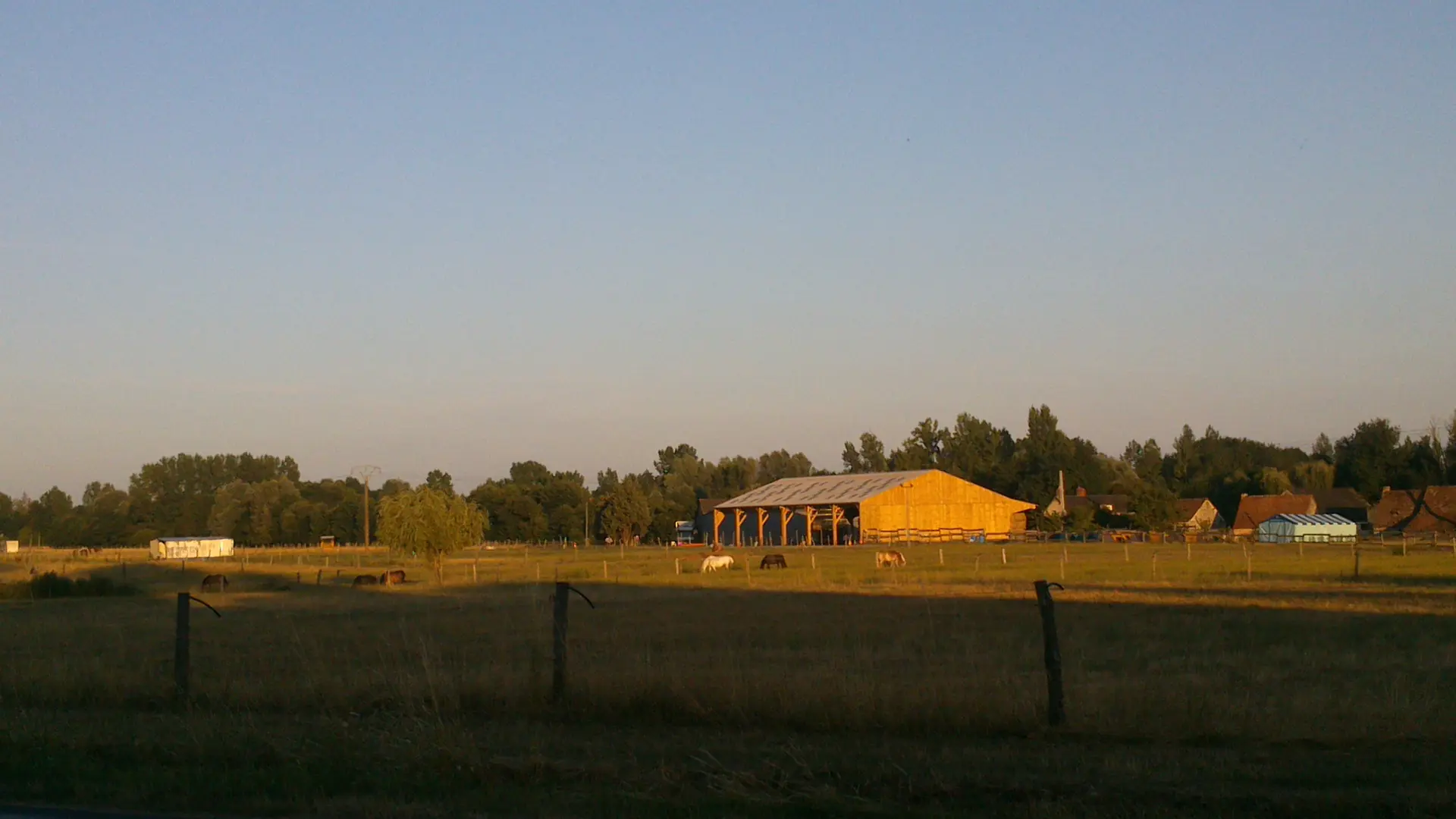 Vue de la route Camping La Bourrelière_Mareil sur Loir