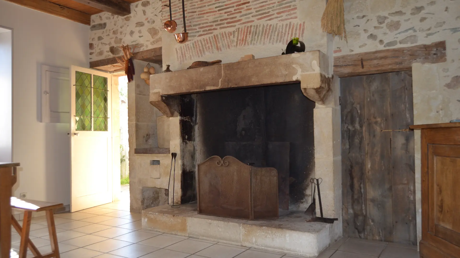 salon avec canapé convertible