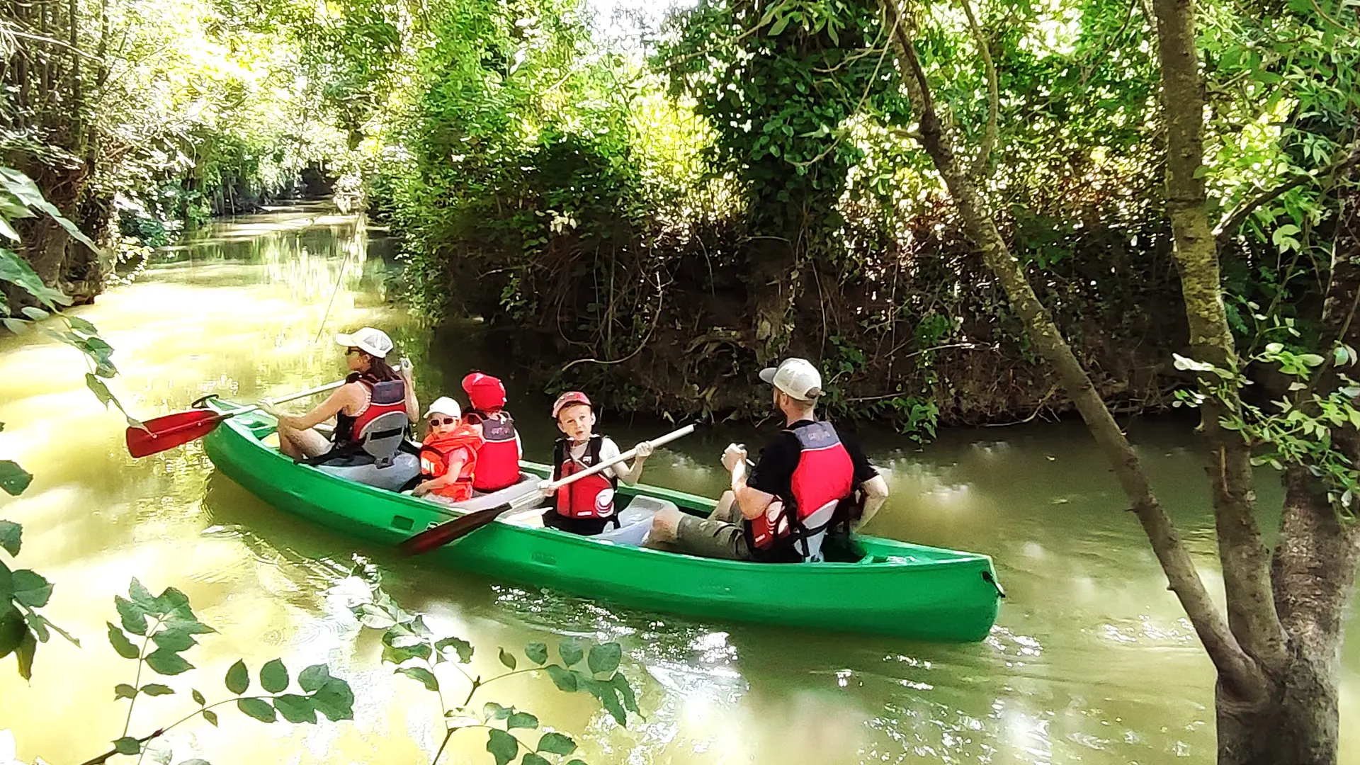 Embarcadère de l'Autize - Saint Sigismond - balade en famille avec un canoë