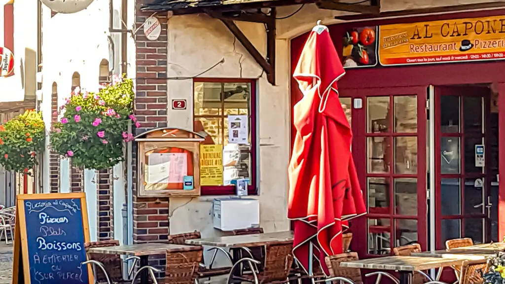 Restaurant-pizzeria Al Capone - Saint-Léonard-des-Bois - extérieur