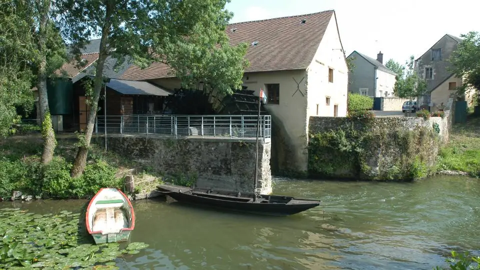 Extérieur du moulin de la Bruère