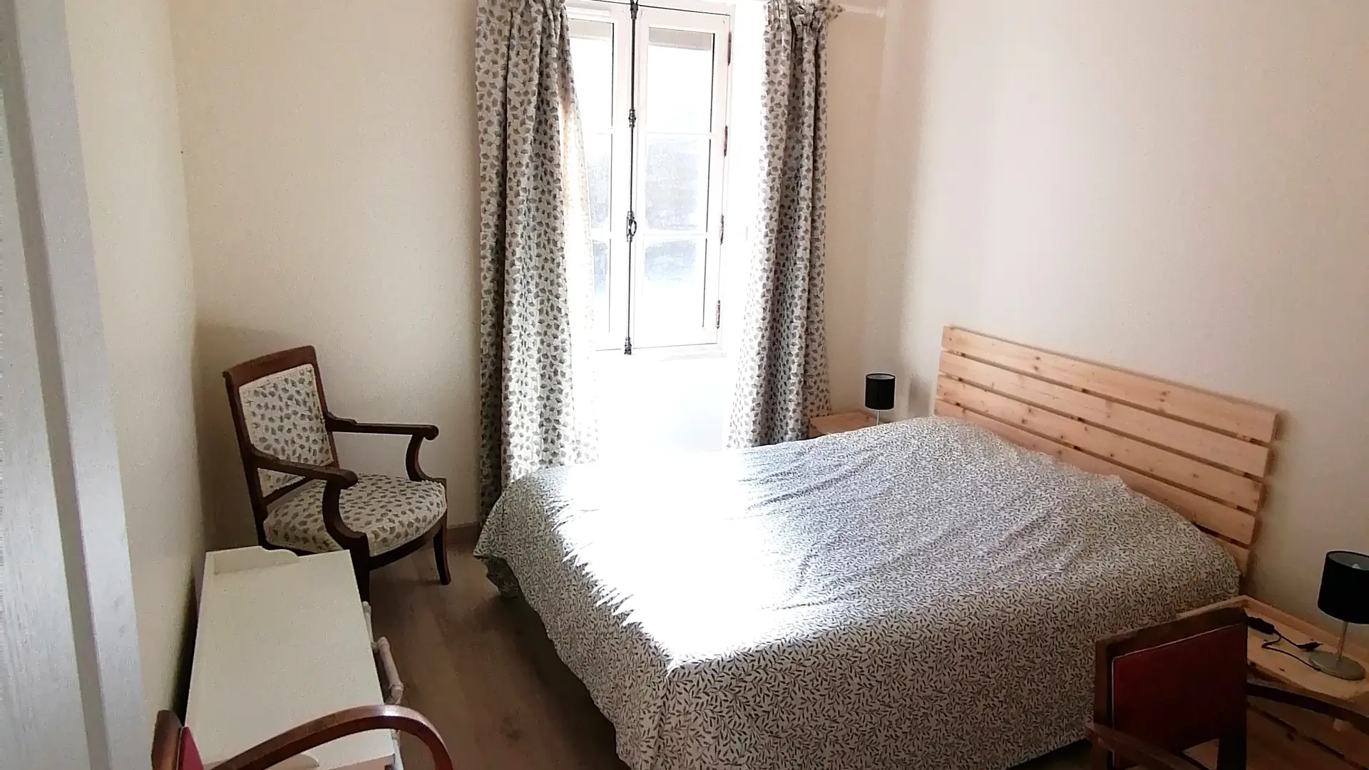 Meublé Beauregard - Fresnay-sur-Sarthe - chambre RDC