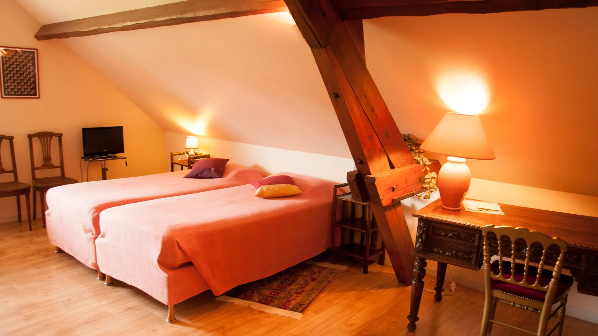 Gigou chambres la chartre_2013©Stevan LIRA (5)