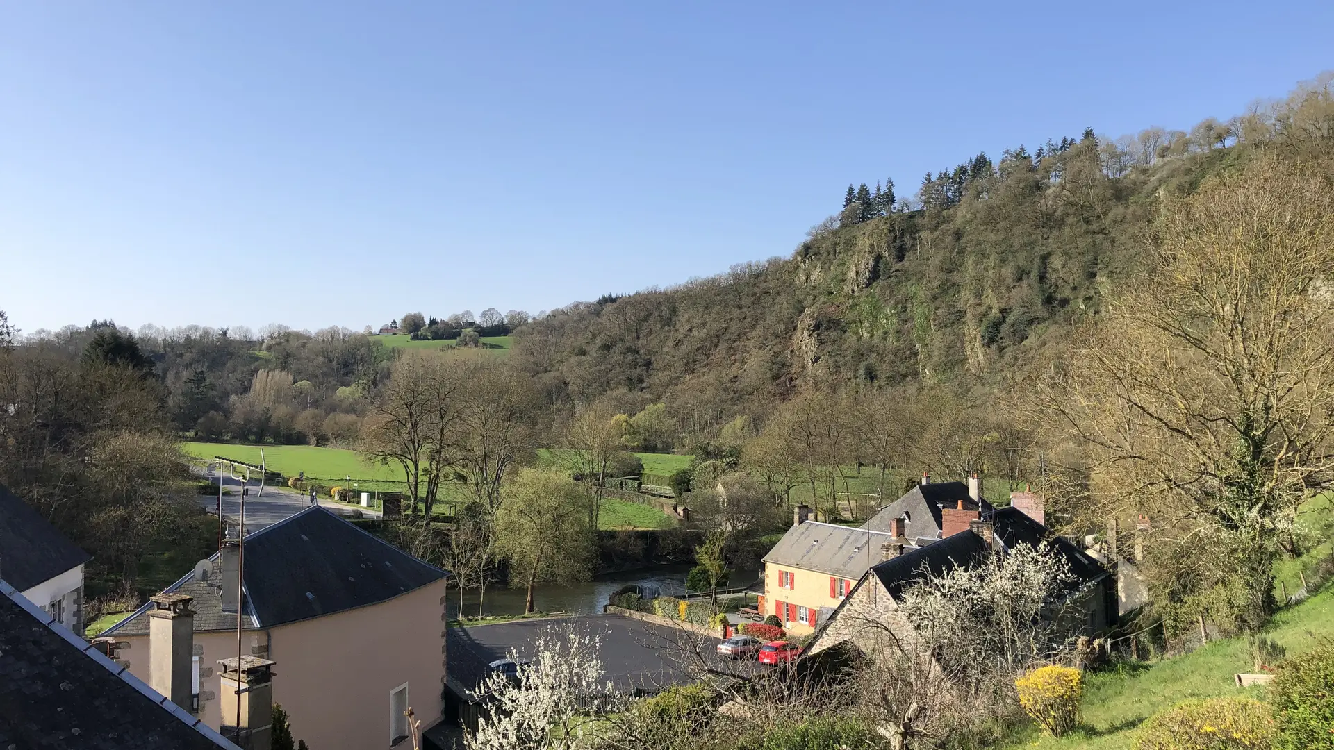 Gîte Les Vallées de Saint-Léo - Saint-Léonard-des-Bois - vue