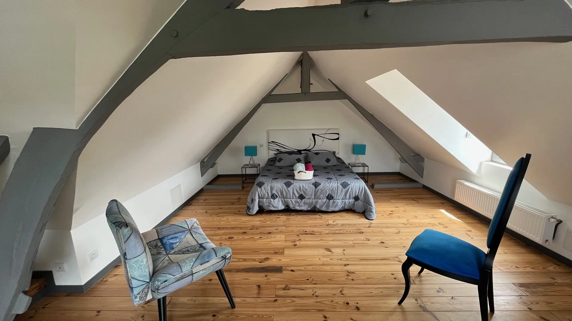 Gîte avec piscine intérieure_la Chartre sur le Loir