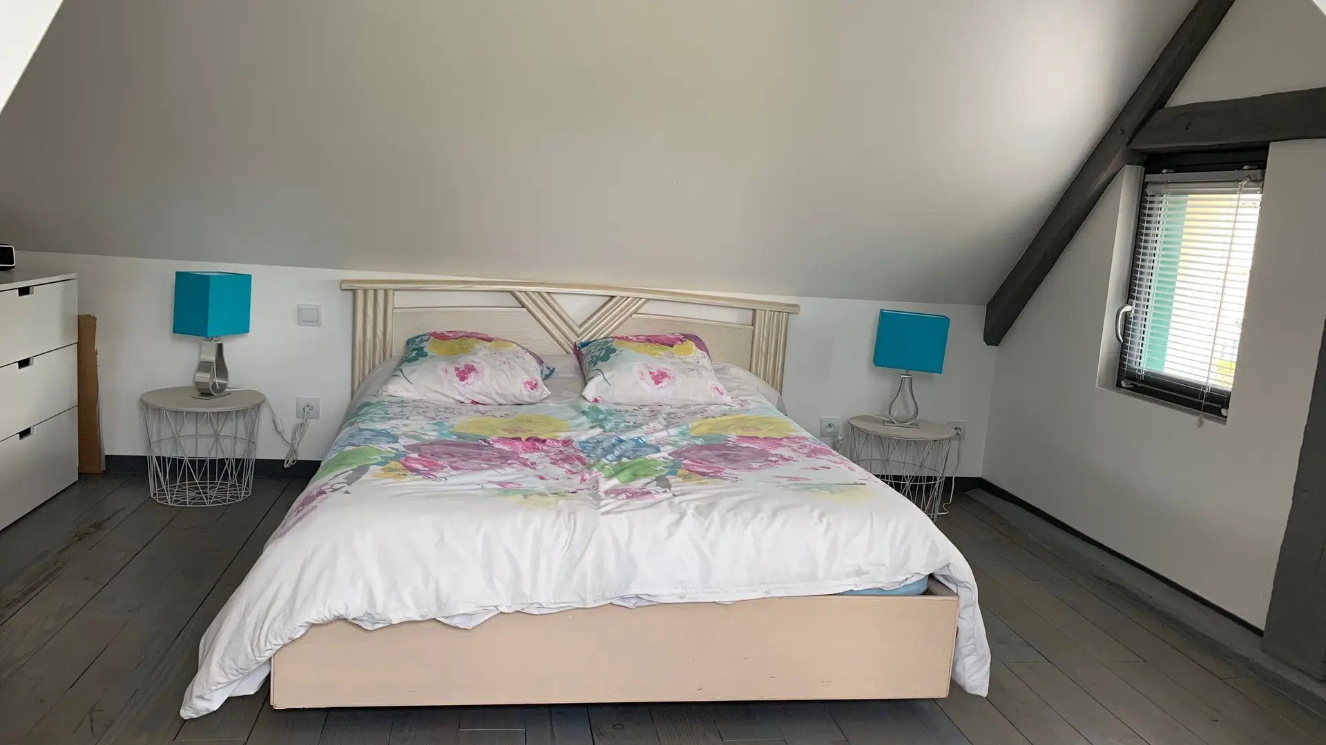 Gîte avec piscine intérieure_la Chartre sur le Loir