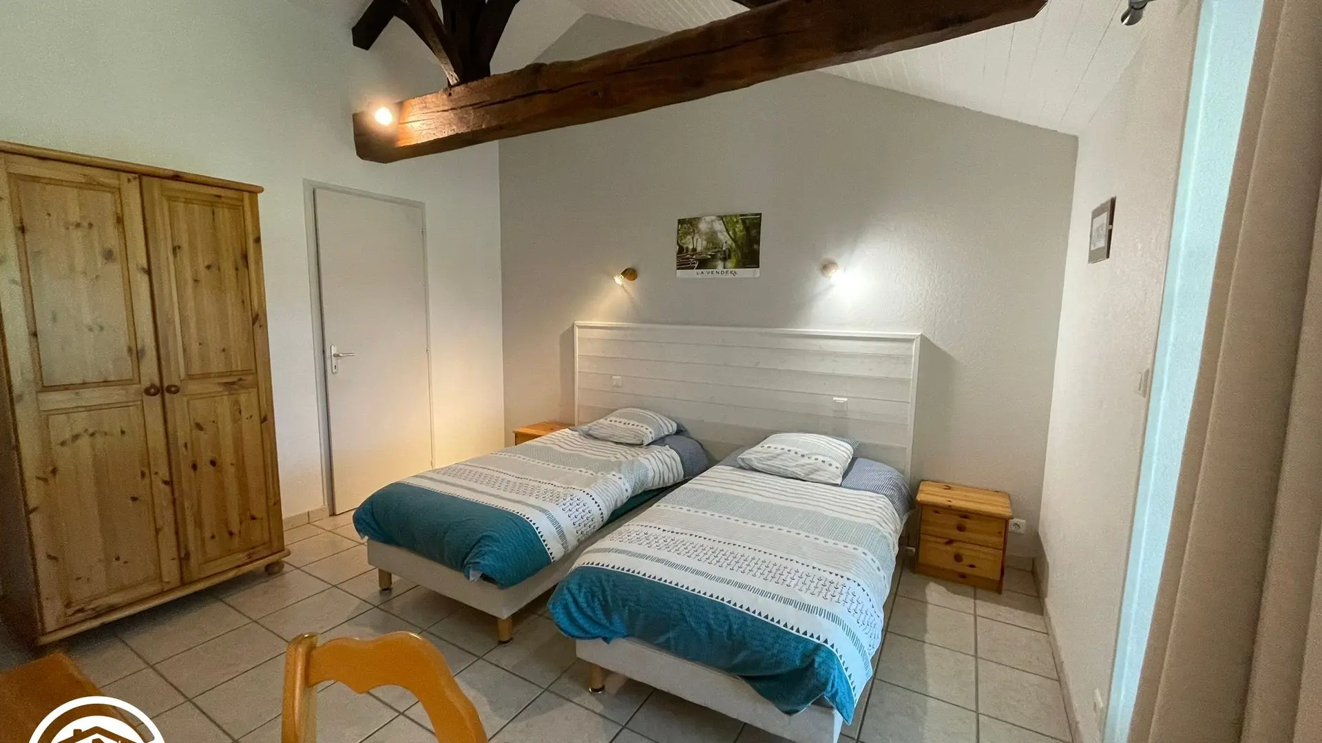 Gîte agréé Gîtes de France en Vendée : Chambre 2 (2 lits 90)_11