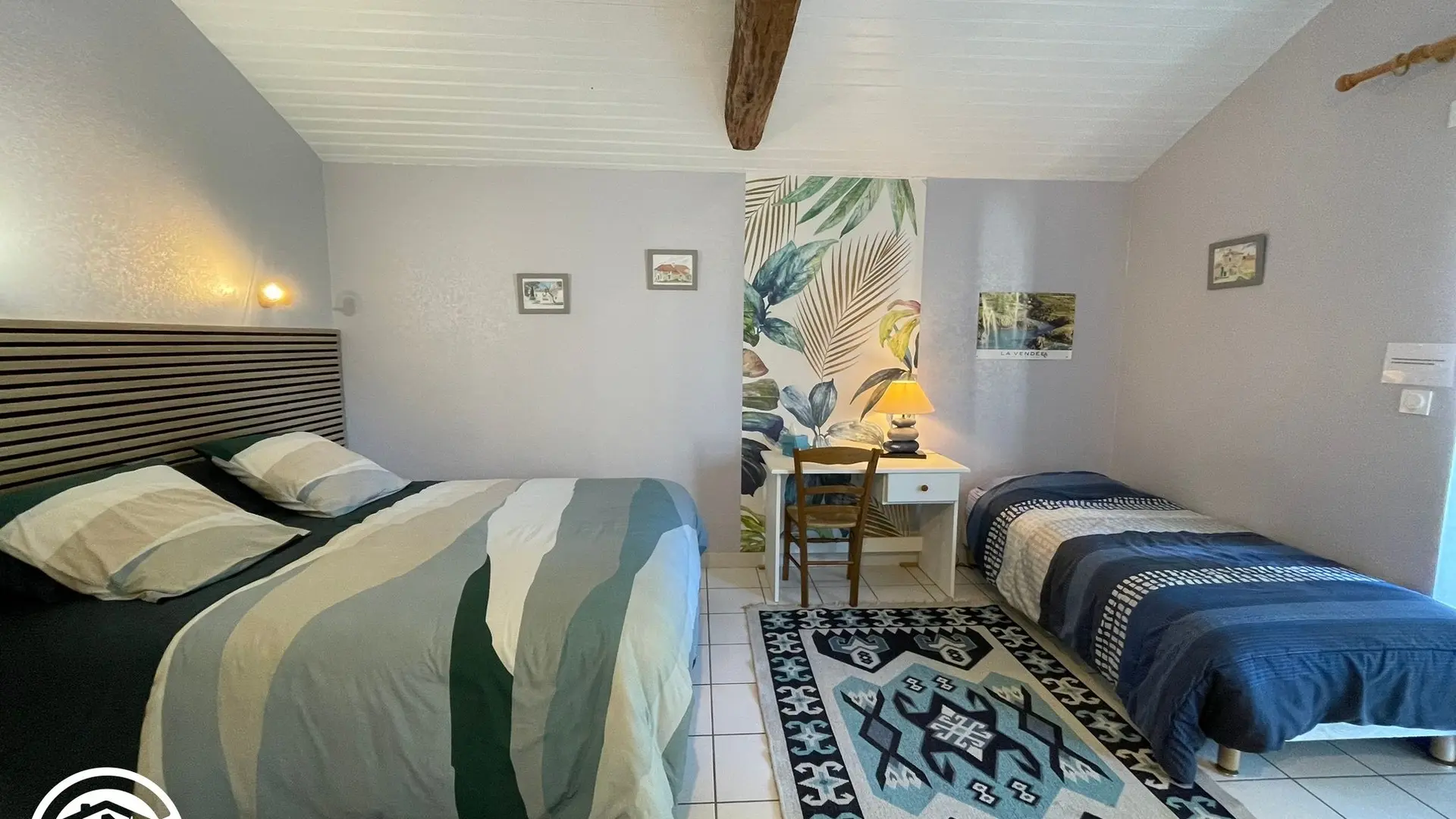 Gîte agréé Gîtes de France en Vendée : Chambre 1 (1 lit 160 + 1 lit 90)_4