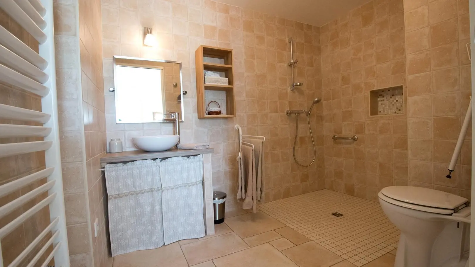 Salle de bain accessible CH1_16