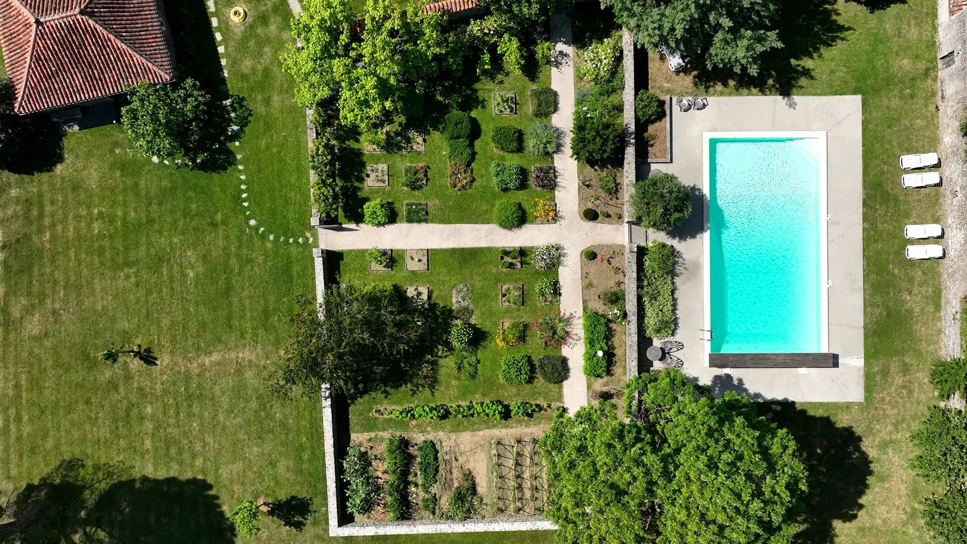 Piscine et jardin des senteurs_22