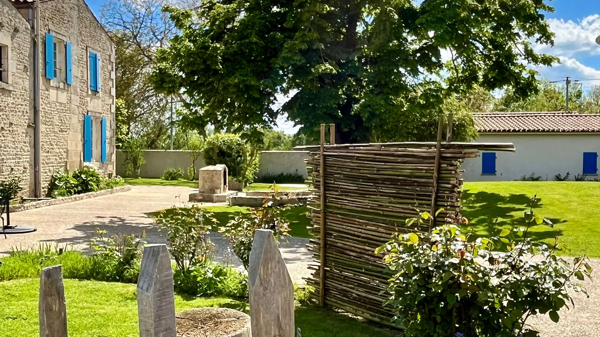 Vue Jardin du parking_37