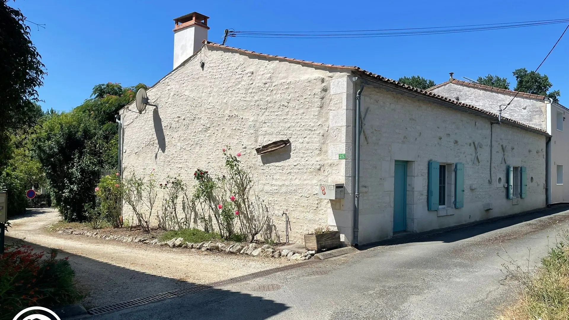 Gîte agréé Gîtes de France dans le PNR Marais Poitevin : Façade, chemin d'accès_25