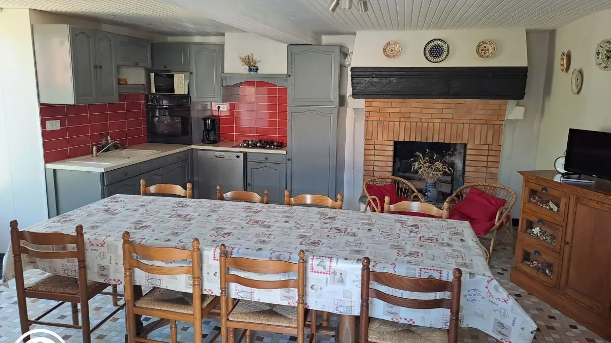 Gîte agréé Gîtes de France en Vendée : Cuisine/séjour_8
