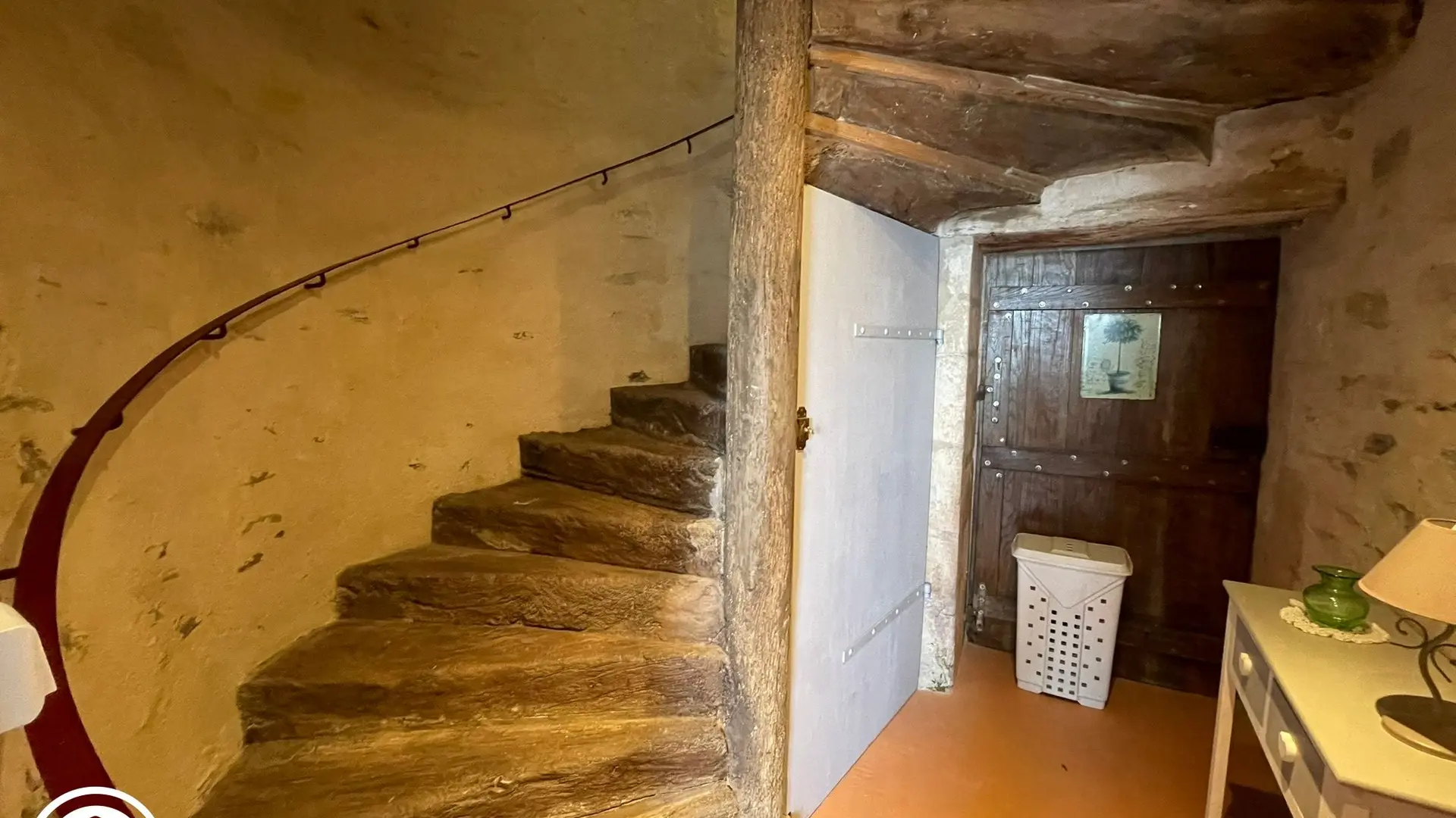 Gîte agréé Gîtes de France en Vendée : Escalier ancien_11