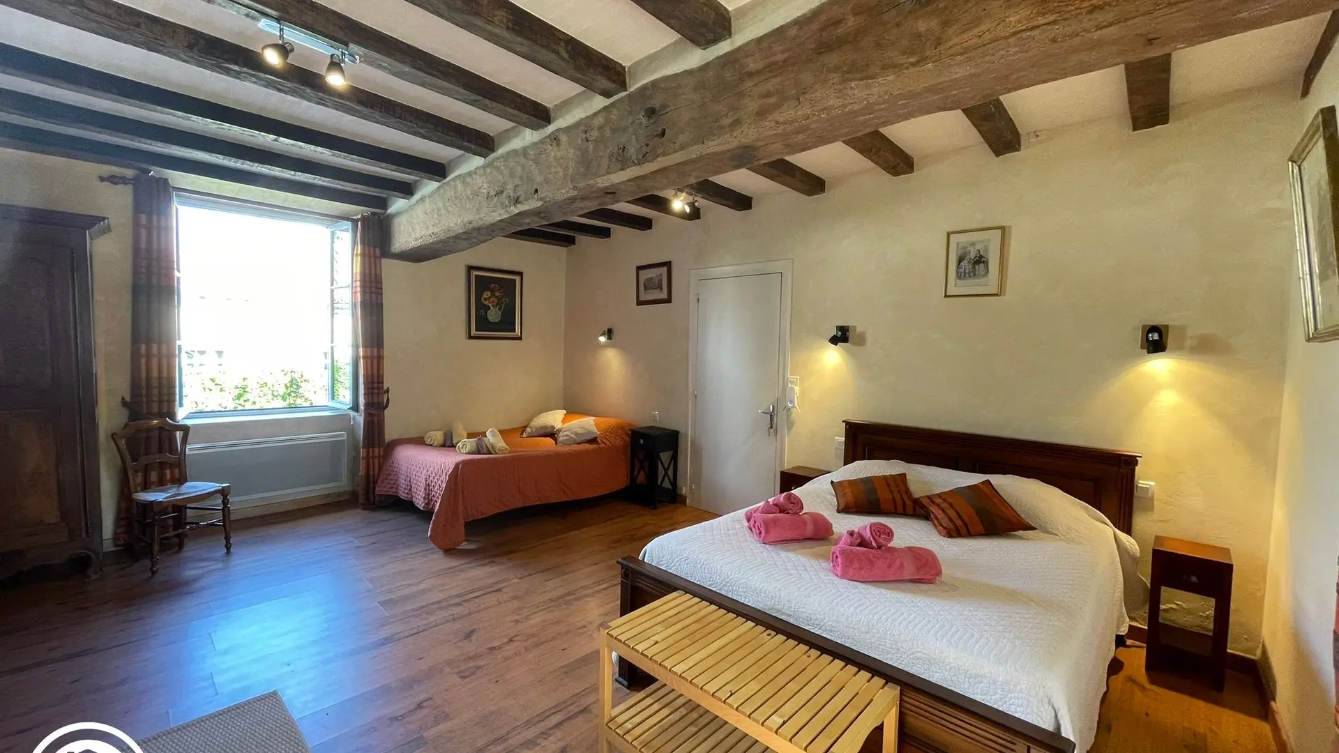 Gîte agréé Gîtes de France en Vendée : Chambre 1 (2 lits 140)_9