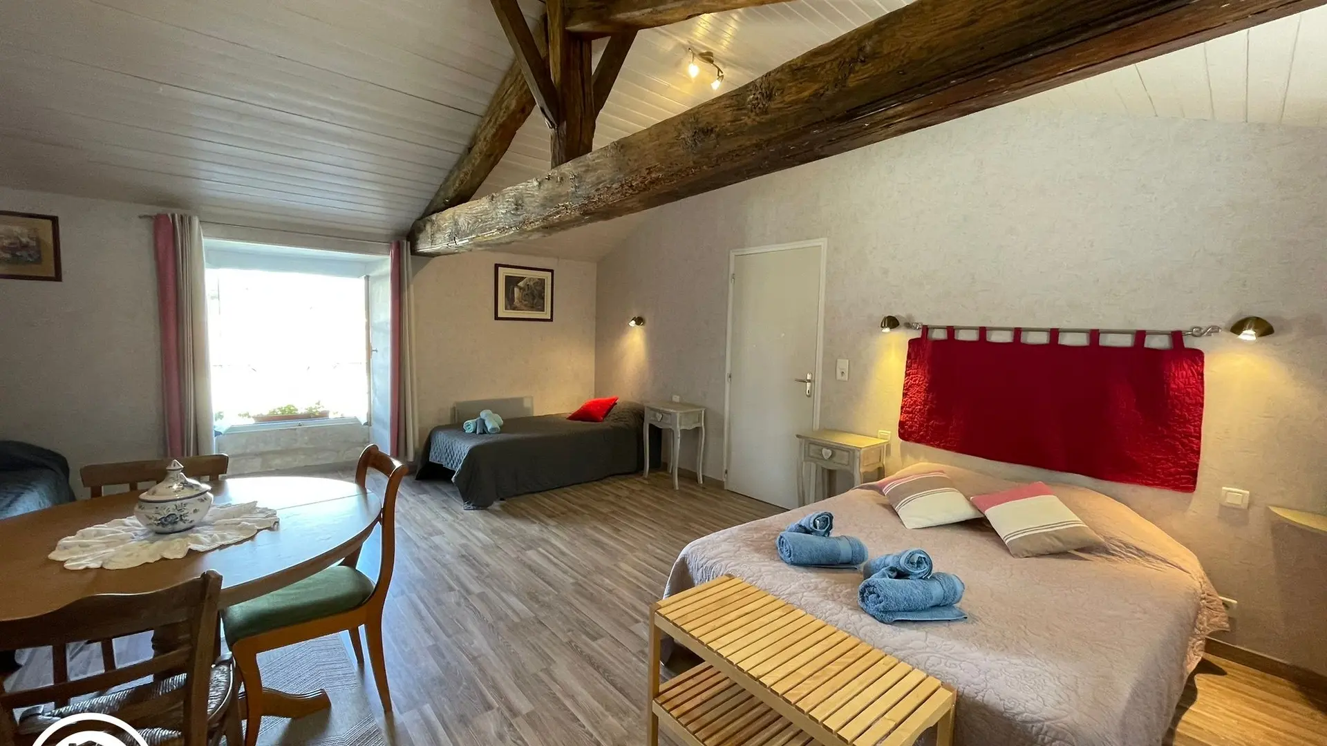 Gîte agréé Gîtes de France en Vendée : Chambre 2 (1 lit 140 + 2 lits 90)_16