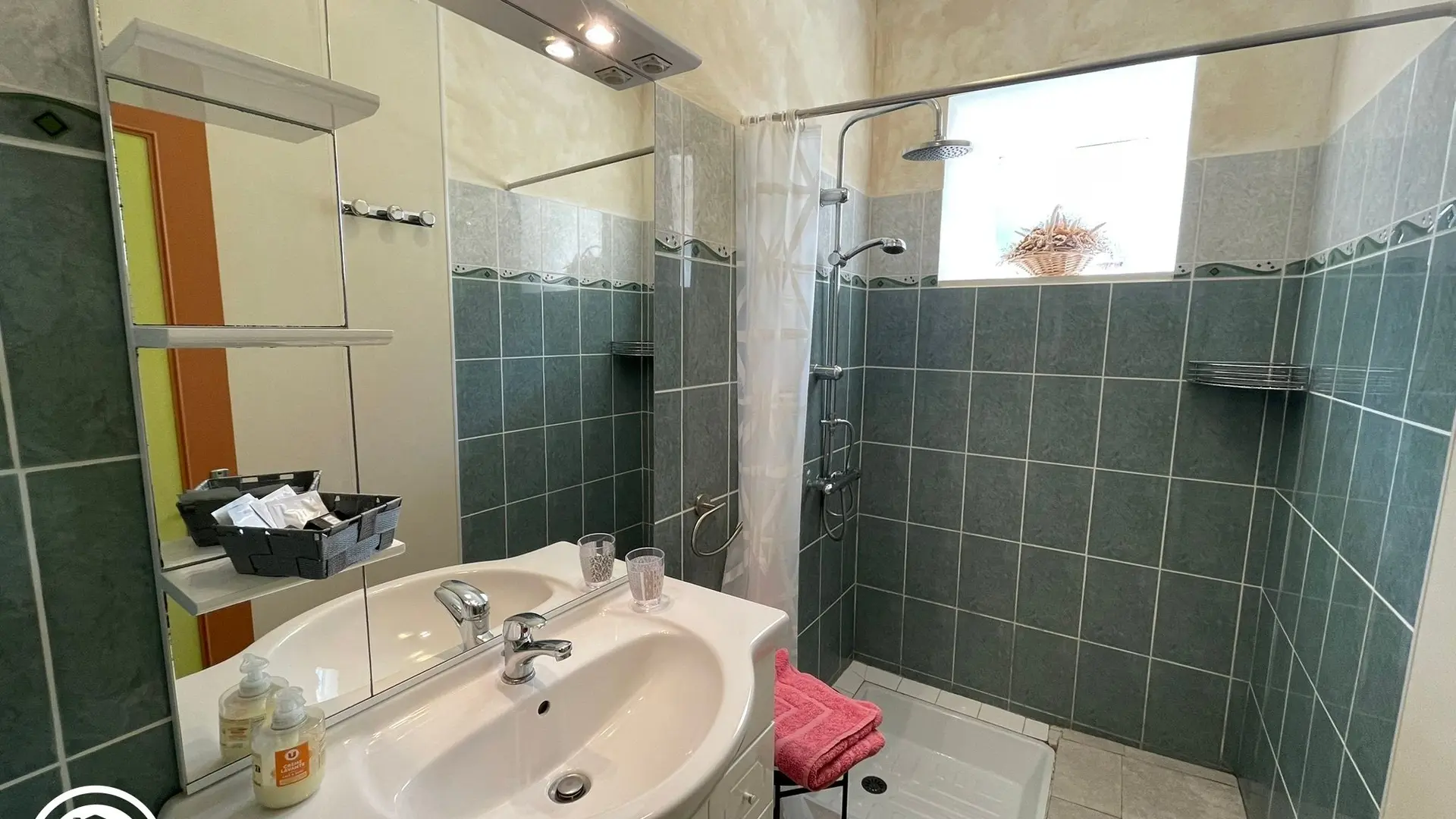 Gîte agréé Gîtes de France en Vendée : Salle d'eau RDC_10