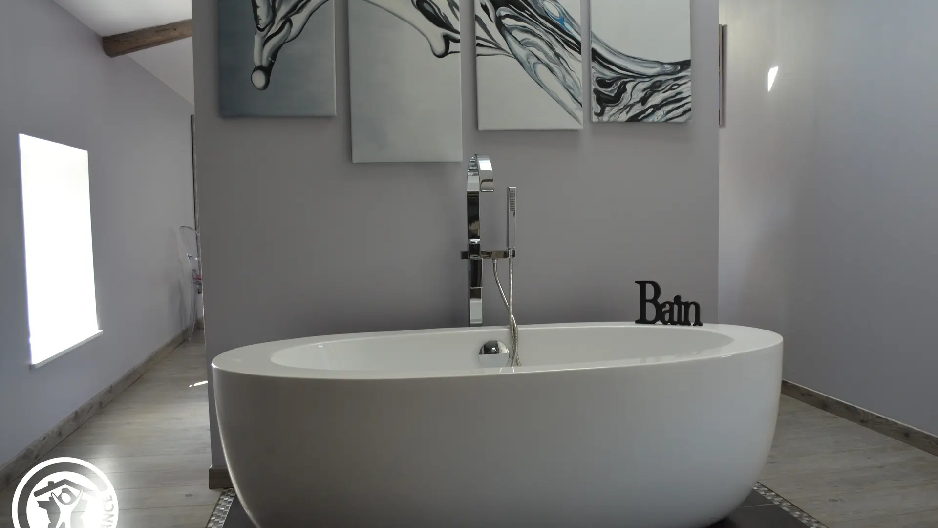 Gîte agréé Gîtes de France en Vendée : Salle de bain privative chambre So Design_15