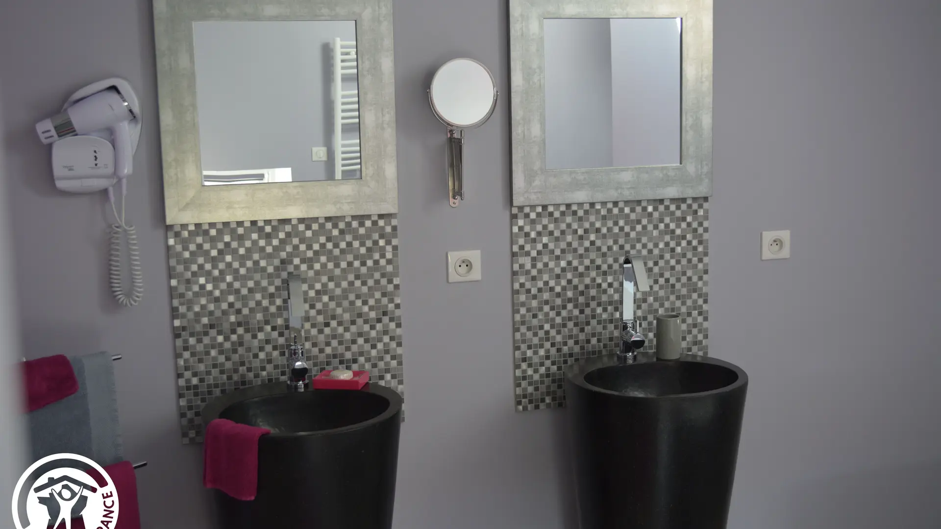 Gîte agréé Gîtes de France en Vendée : Salle de bain privative chambre So Design_16