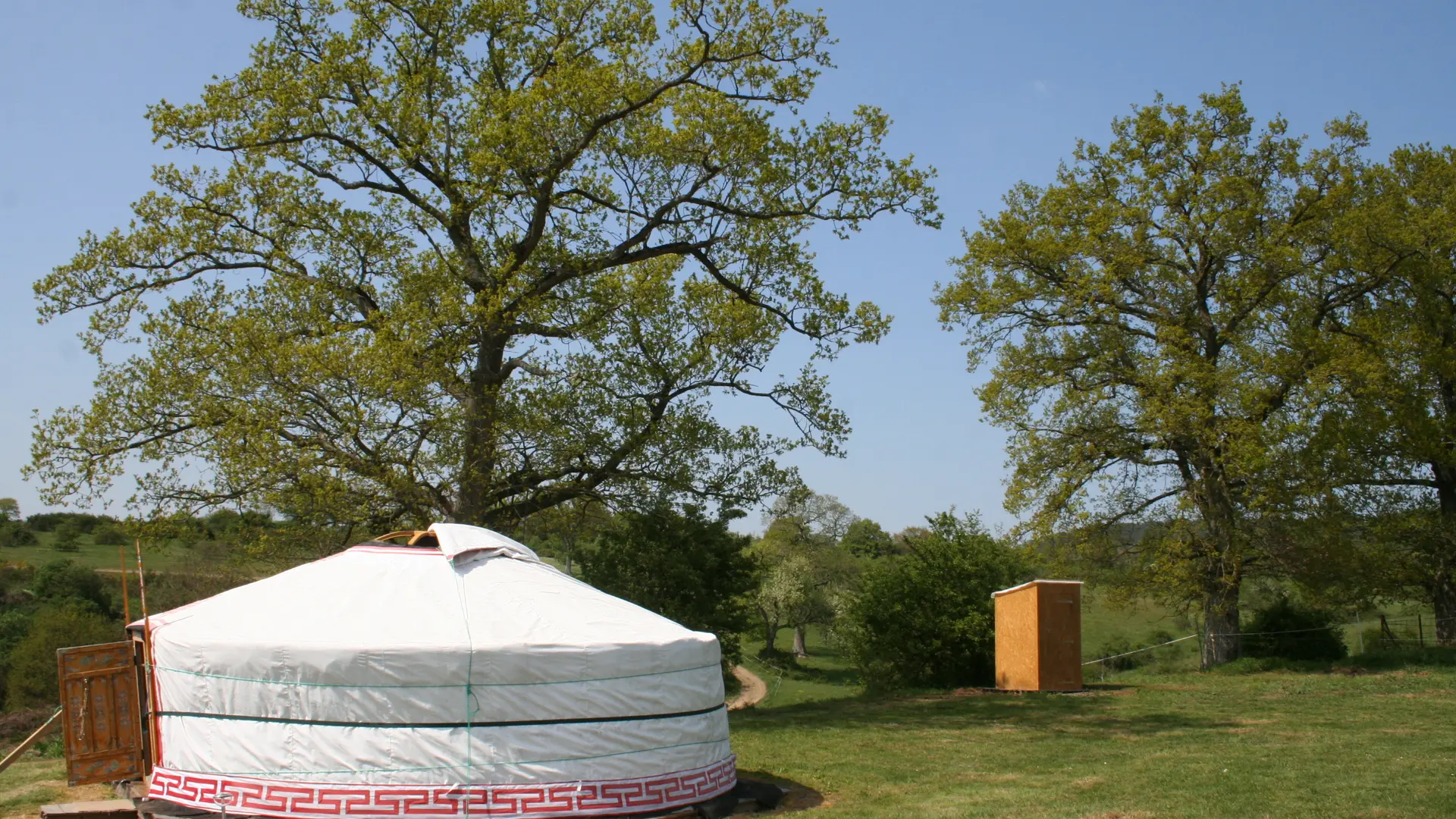 La Grande Savane - Saint-Paul-le-Gaultier - yourte extérieur