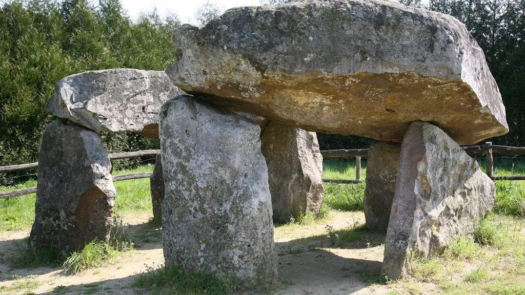 PCU53-dolmen-des-erves-2