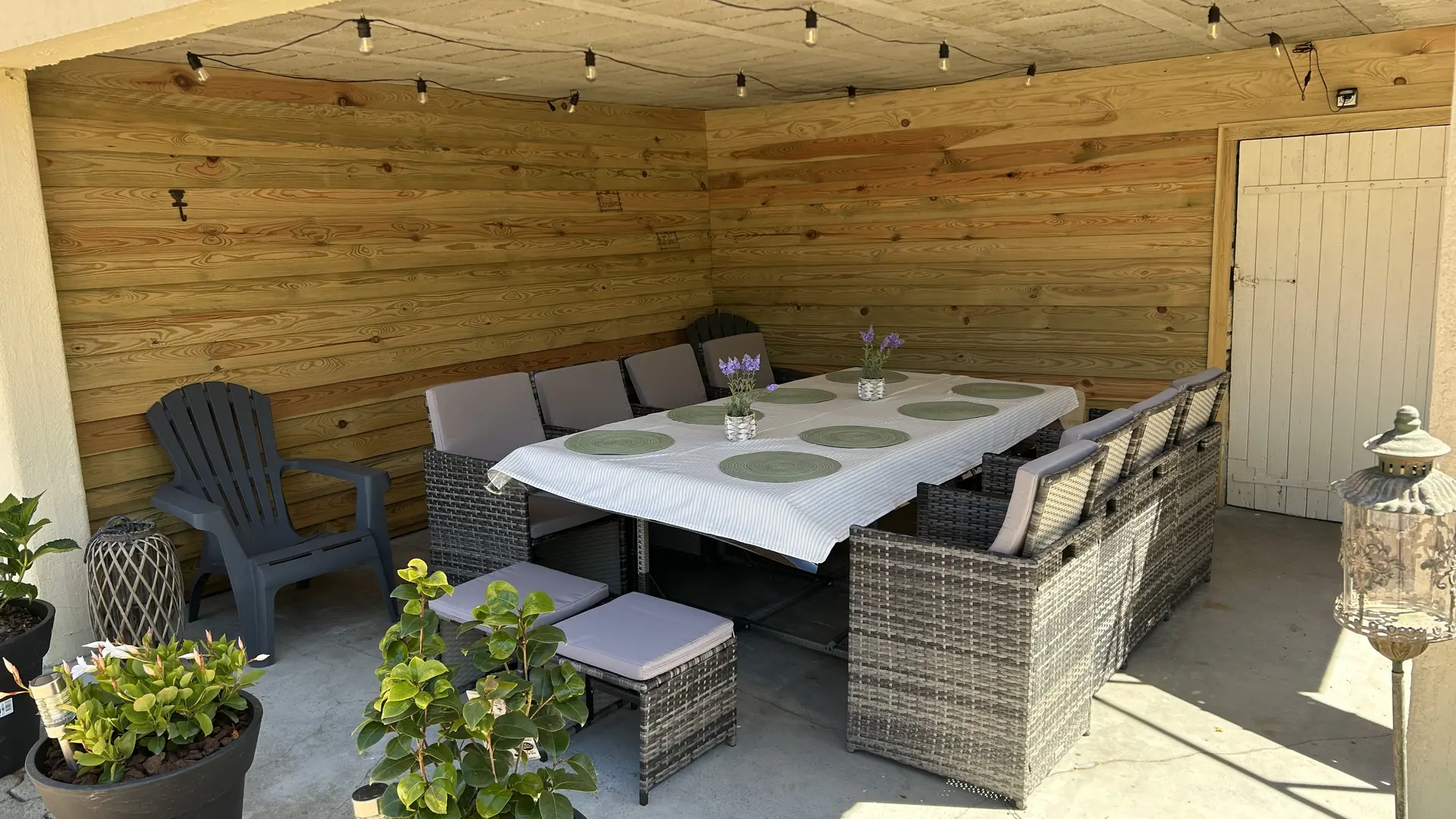 Gîte de Neufontaine - Thoiré-sous-Contensor - terrasse couverte