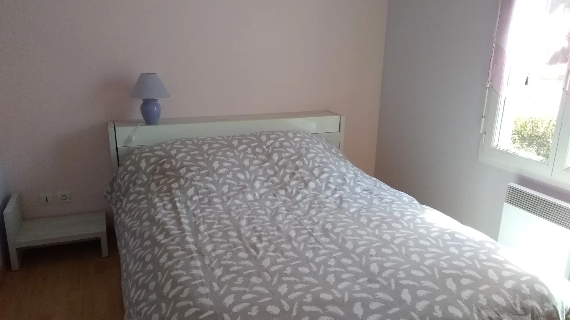 Chambre 1: lit double