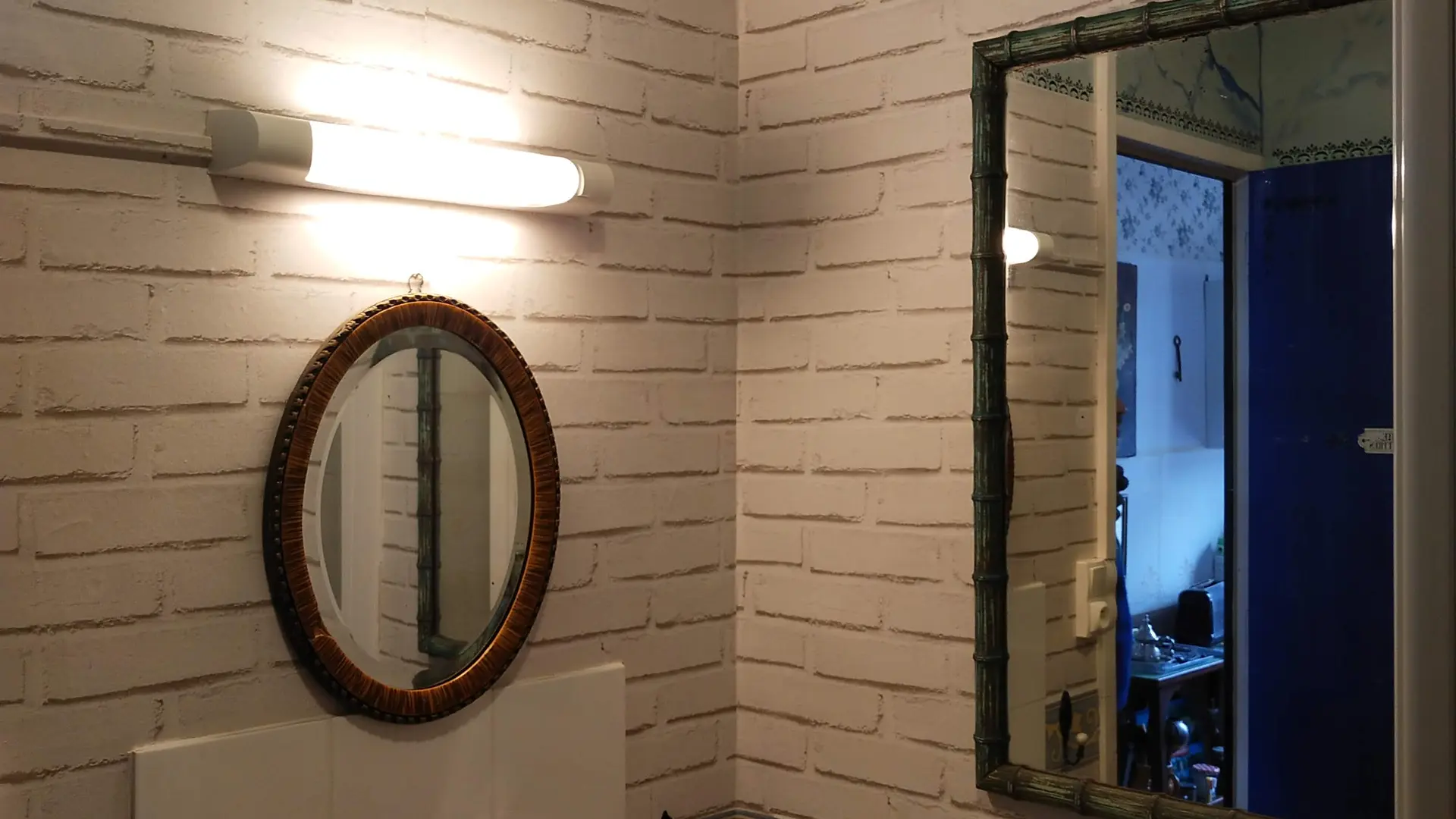 Salle d'eau avec douche et w.c.