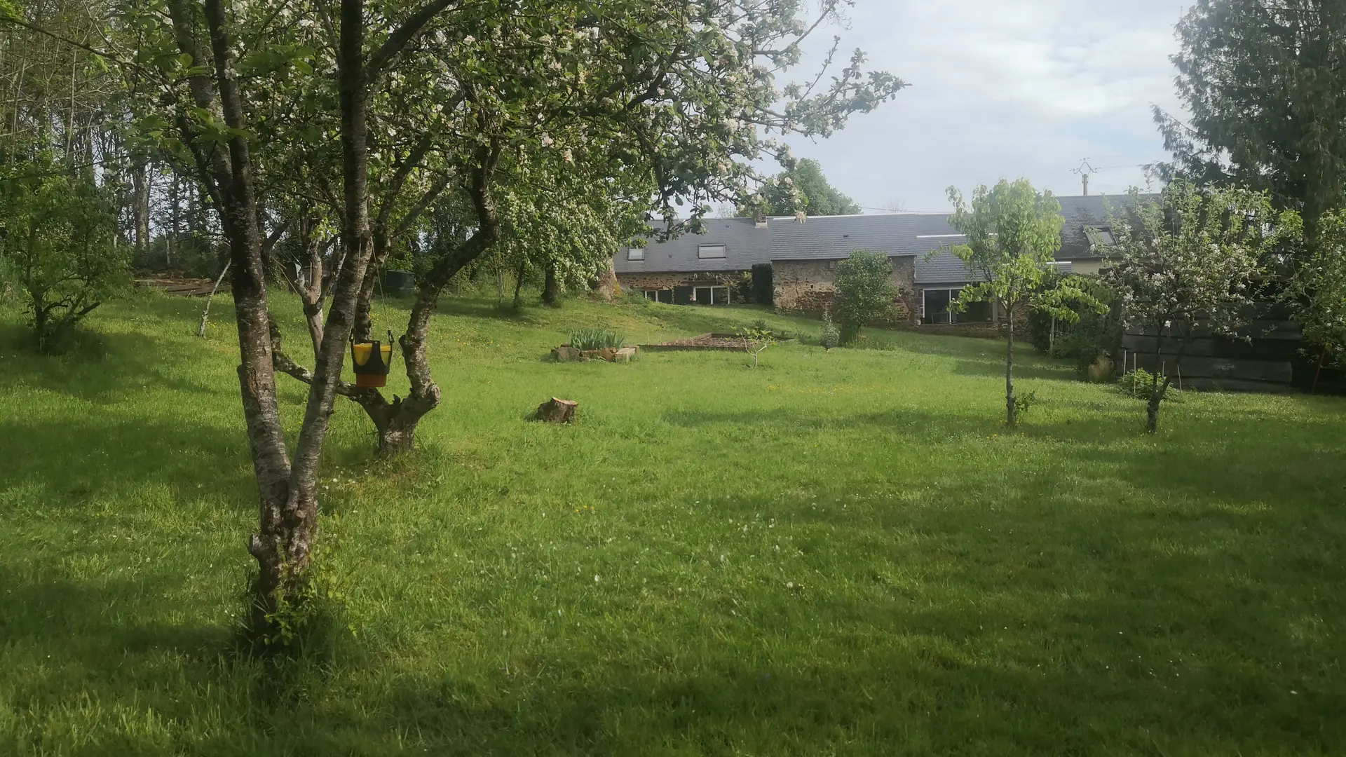 Chambre d'hôtes Monthorin - Vernie - jardin