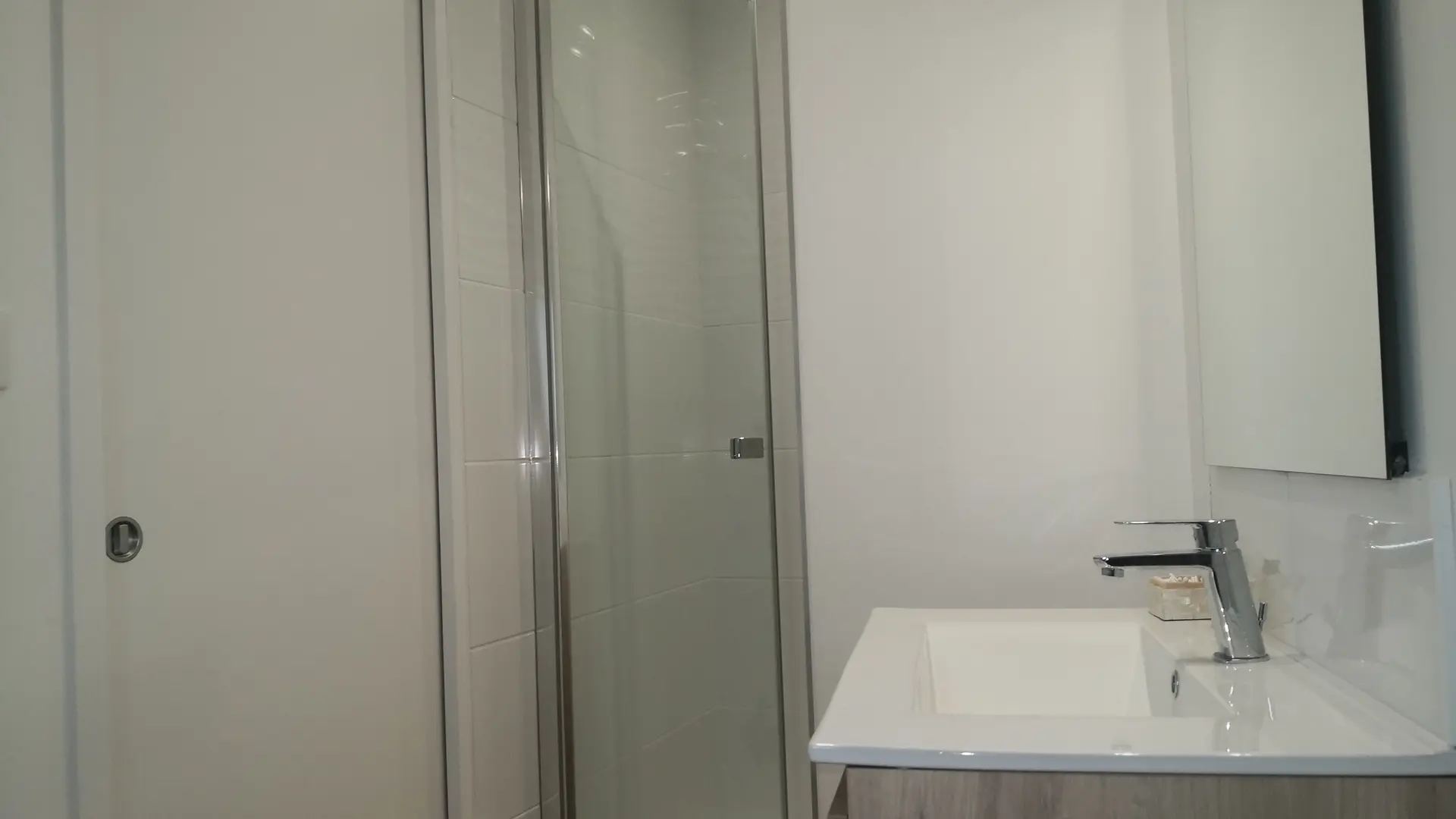 Chambre d'hôtes Monthorin - Vernie - salle de douche