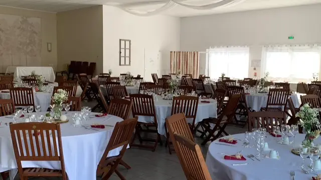 Aux Instants Partagés Fontenay sur Vègre Salle de réception