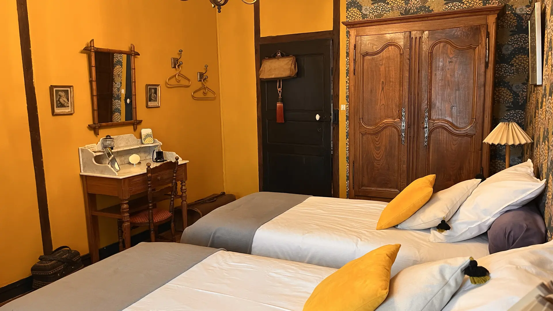 la chambre jaune