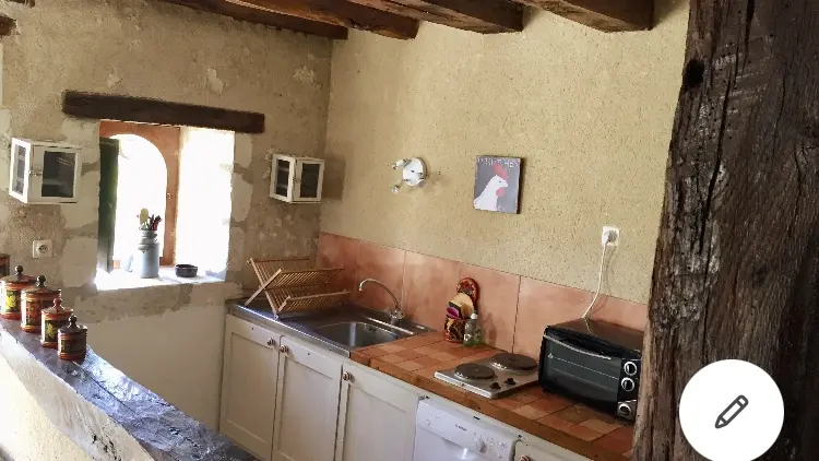 Gîte de l'Angellerie_la Bruère sur Loir_coin cuisine