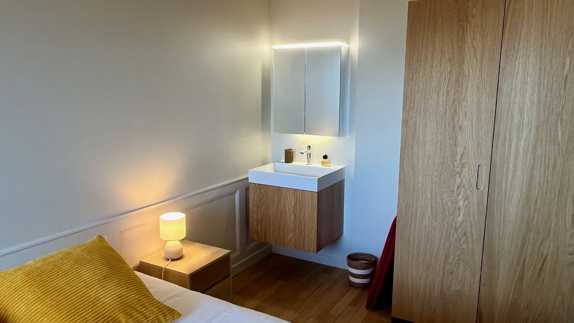 Belle chambre vue mer avec cabinet de toilette