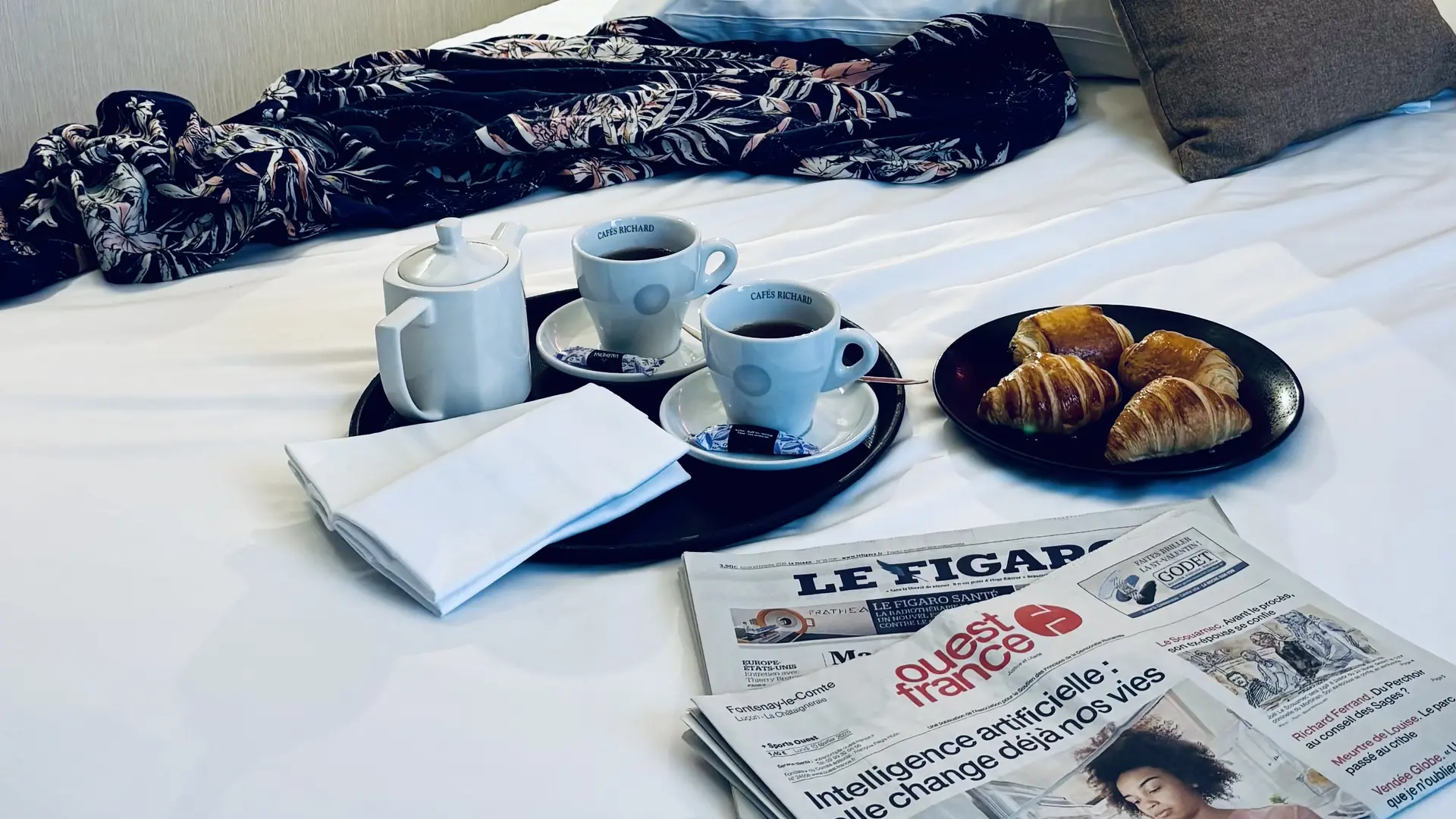 Petit-Déjeuner au lit