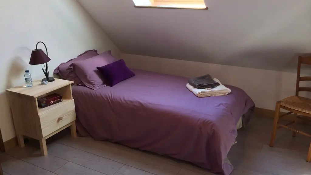 Chambre lit simple 1