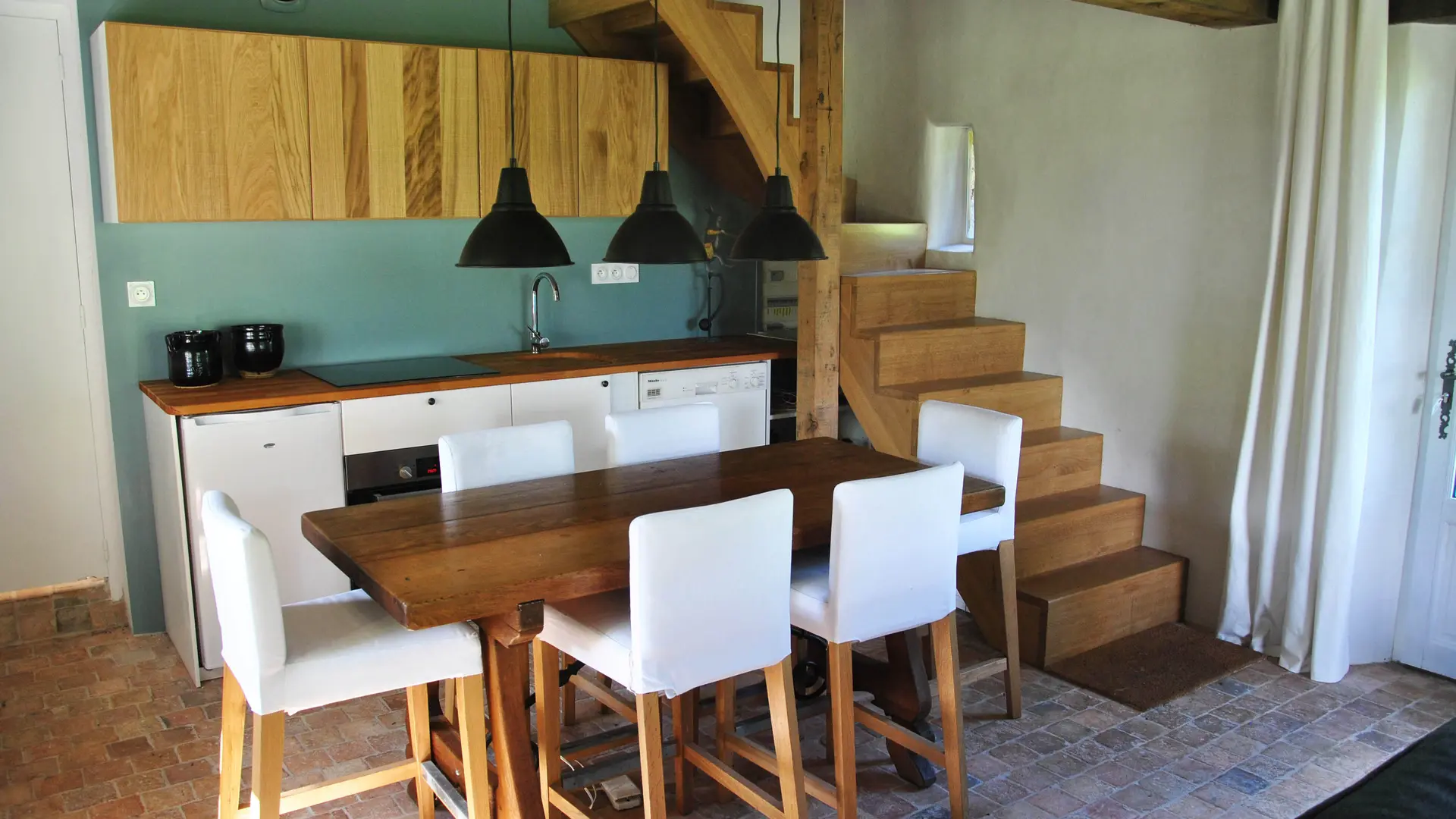 Gîte la Ravaloire_Bazouge cré sur Loir_espace repas