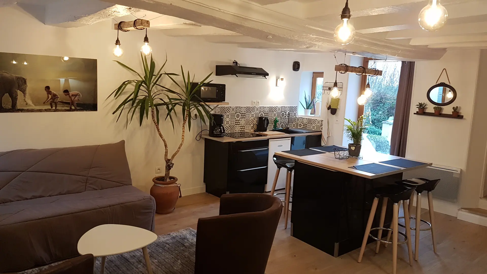 Le Cottage Belmontais - Beaumont-sur-Sarthe - cuisine et séjour