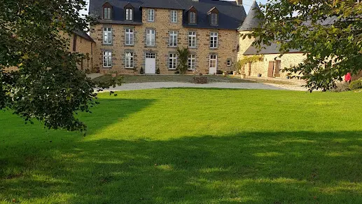 Manoir des loges ambrières 1