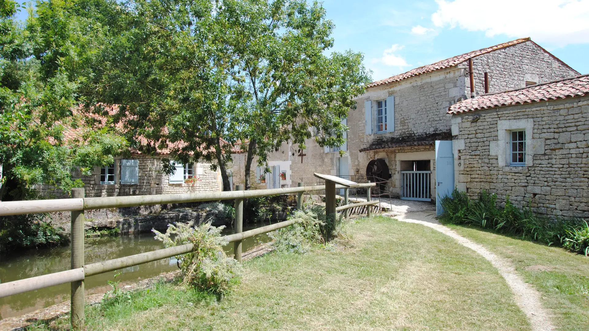 Maison-meunerie-nieul-sur-lautise-85-pcu-1