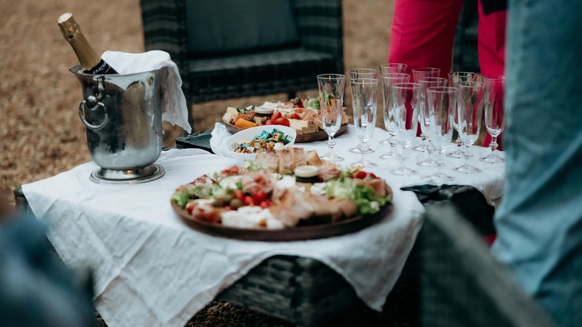 Salon de jardin et apéritif